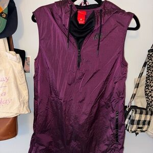 Nike Sleeveless Hooded Windbreaker - Plum/Burgundy